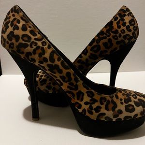 Heels for the extra pop of print !